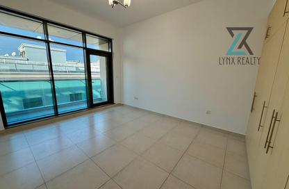 Apartment - 1 - 2 for rent in Airport View Building - Al Garhoud - Dubai Apartment - 1 - 2 for rent in Airport View Building - Al Garhoud - Dubai