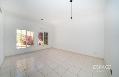 Villa - 3 Bedrooms - 4 Bathrooms for rent in Springs 15 - The Springs - Dubai