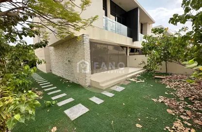 Villa - 3 Bedrooms - 4 Bathrooms for rent in Queens Meadow - Damac Hills - Dubai