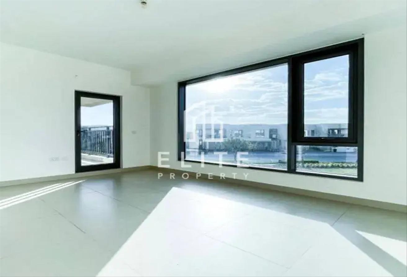 CLOSE TO POOL | GREENBELT | LANDSCAPED photo 10