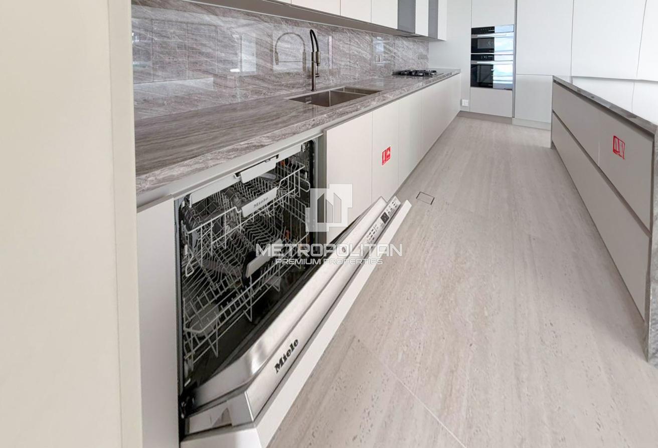 Corner Unit | Vacant | Full Sea View | Brand New photo 6