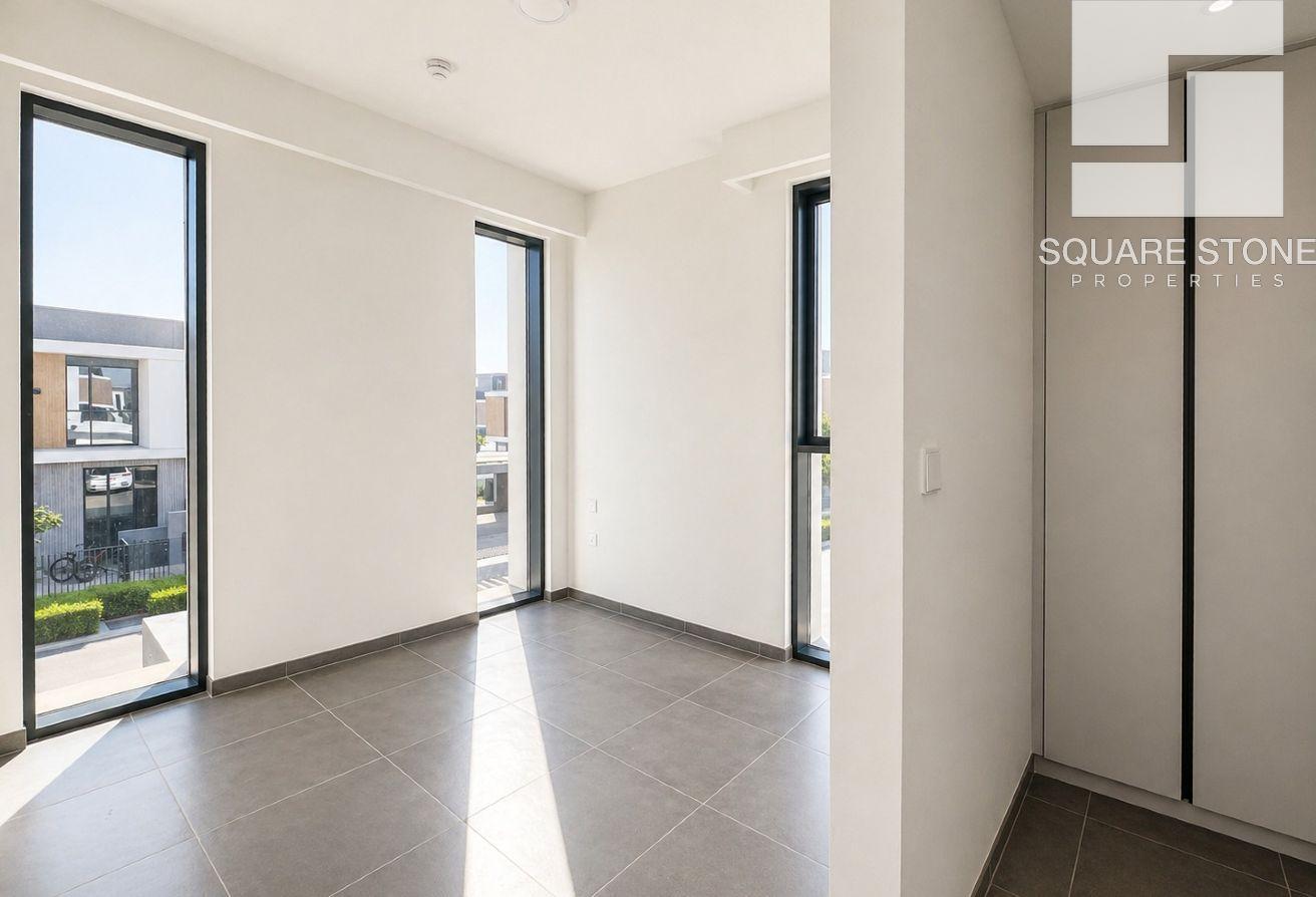 Brand New-5BR-Internal Road-Close to Amenities photo 11