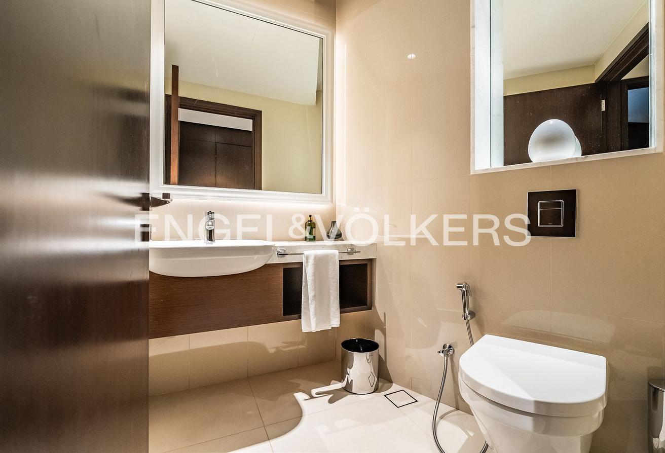 Burj Khalifa View | Luxurious | Dubai Mall Access photo 22