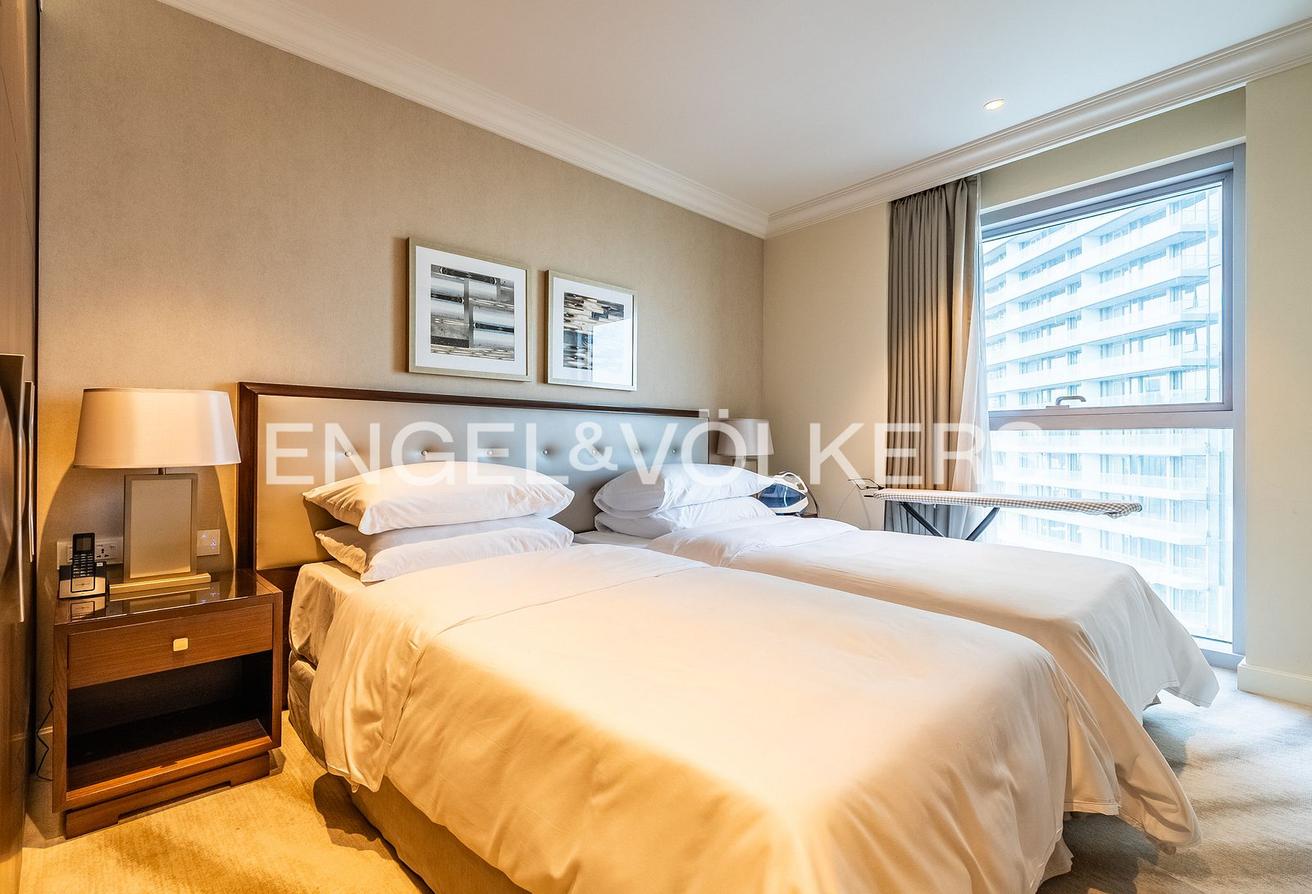 Burj Khalifa View | Luxurious | Dubai Mall Access photo 21