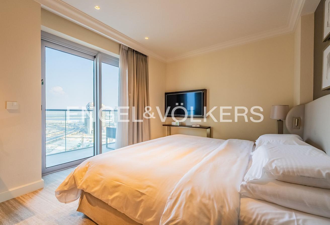 Burj Khalifa View | Luxurious | Dubai Mall Access photo 18