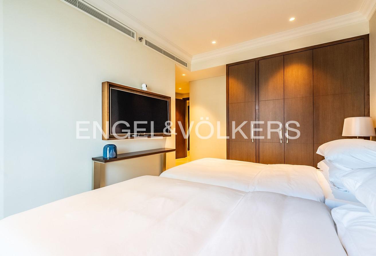 Burj Khalifa View | Luxurious | Dubai Mall Access photo 27