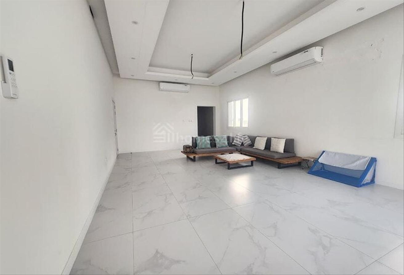 Brand New | Spacious Plot | 5BR + Maid | Luxurious photo 6