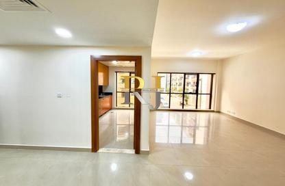 Apartment - 4 Bedrooms - 4 Bathrooms for rent in Golden Sands 9 - Mankhool - Bur Dubai - Dubai