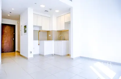 Apartment - 1 Bathroom for rent in Zahra Breeze Apartments 3B - Zahra Breeze Apartments 3 - Zahra Breeze Apartments - Town Square - Dubai