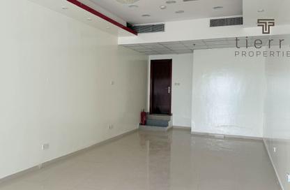 Shop - Studio - 1 for rent in MRK 2 SBK - Al Muteena - Deira - Dubai