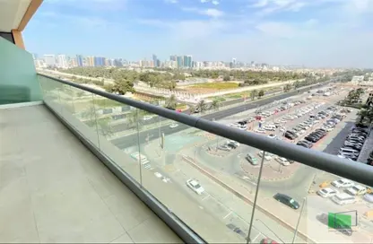 شقة - 2 غرف نوم - 3 حمامات للايجار في يونايتد سكوير - الخالدية - أبوظبي