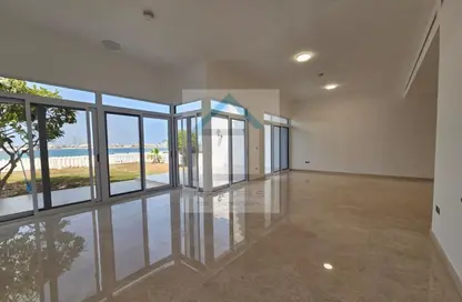 Villa - 5 Bedrooms - 6 Bathrooms for rent in Palma Residences - Palm Jumeirah - Dubai