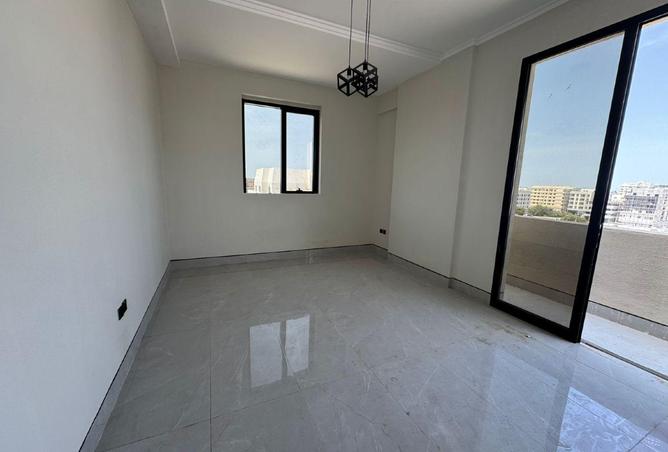 73112587 - Property Image 3