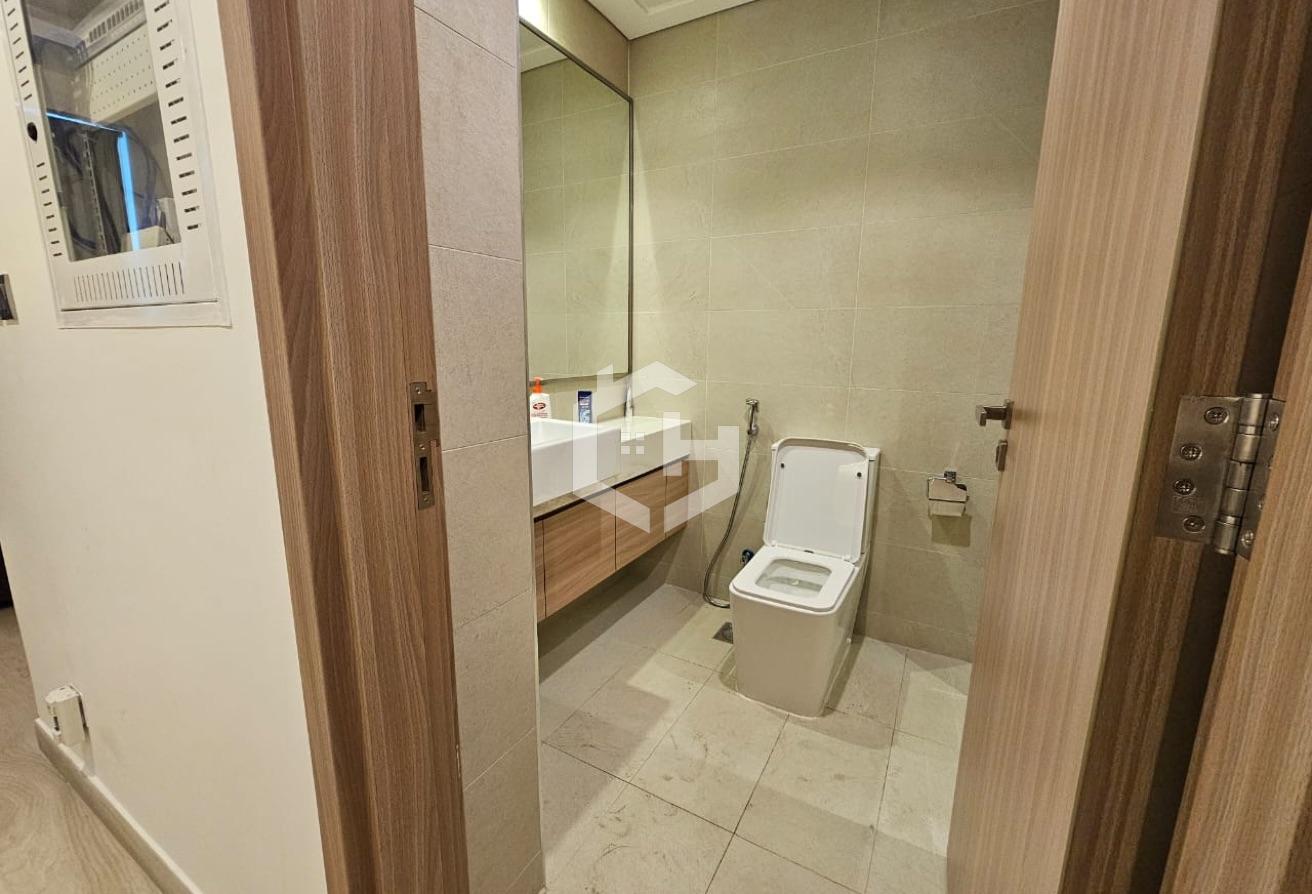 Skyline View | Prime Location | Fully Furnished photo 11
