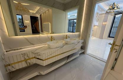 Villa - 5 - 7 for sale in Al Mowaihat 2 - Al Mowaihat - Ajman