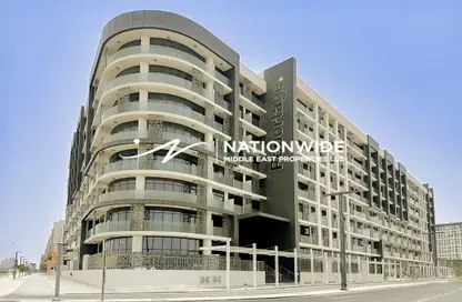 Apartment - Studio - 1 Bathroom for rent in The Gate - Masdar City - Abu Dhabi