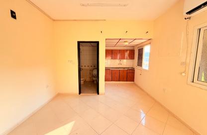 Apartment - Studio - 1 for rent in Fire Station Road - Muwaileh - Sharjah
