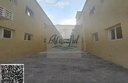 سكن عمال - استوديو - 8 حمامات للبيع في المنطقة الصناعية رقم 17 - المنطقة الصناعية بالشارقة - الشارقة