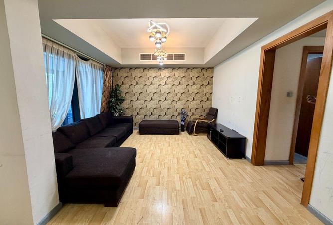 74252353 - Property Image 3