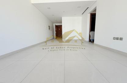 Apartment - 1 Bedroom - 2 Bathrooms for rent in Jumeirah Garden City - Al Satwa - Dubai