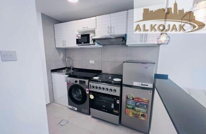 Apartment - Studio - 1 Bathroom for rent in Tourist Club Area - Abu Dhabi