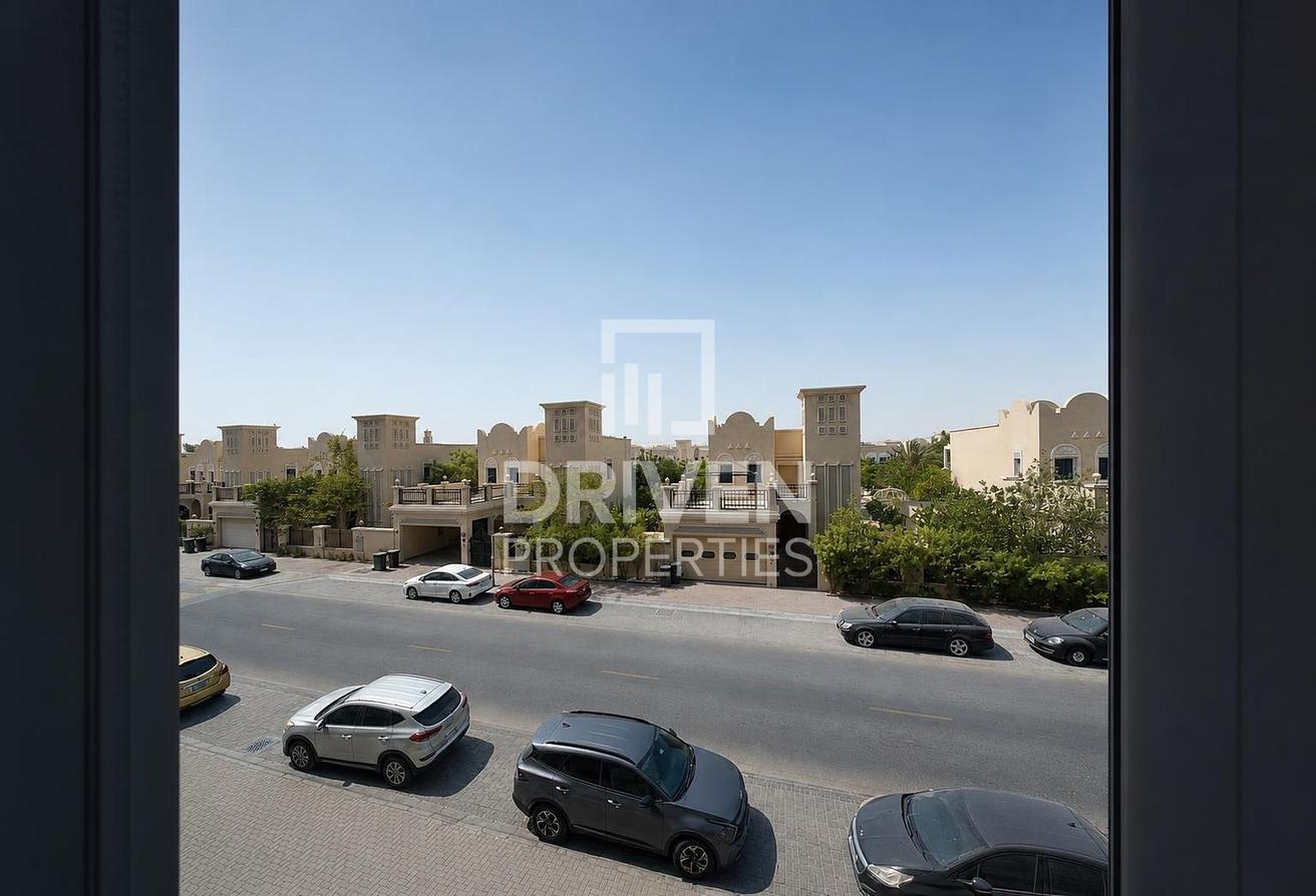 Fully Furnished | Well Maintained | Community View photo 9