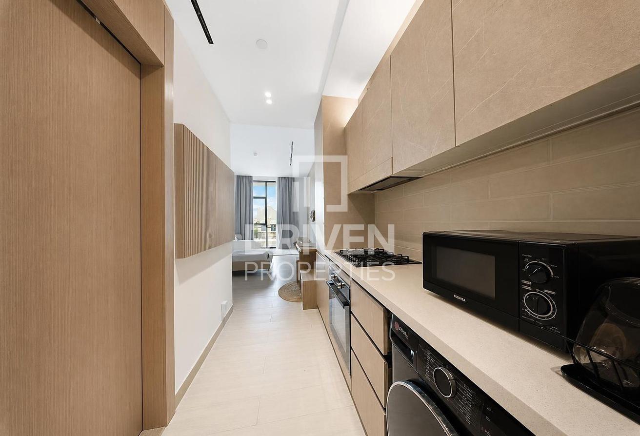 Fully Furnished | Well Maintained | Community View photo 5