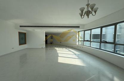Apartment - 3 - 4 for rent in Al Mina - Bur Dubai - Dubai