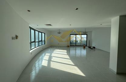 Apartment - 3 - 4 for rent in Al Mina - Bur Dubai - Dubai