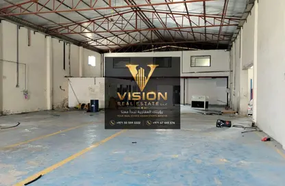 Warehouse - Studio - 4 Bathrooms for rent in Umm Al Thuoob - Umm Al Quwain
