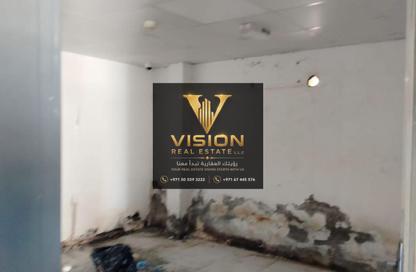 Warehouse - Studio - 4 Bathrooms for rent in Umm Al Thuoob - Umm Al Quwain