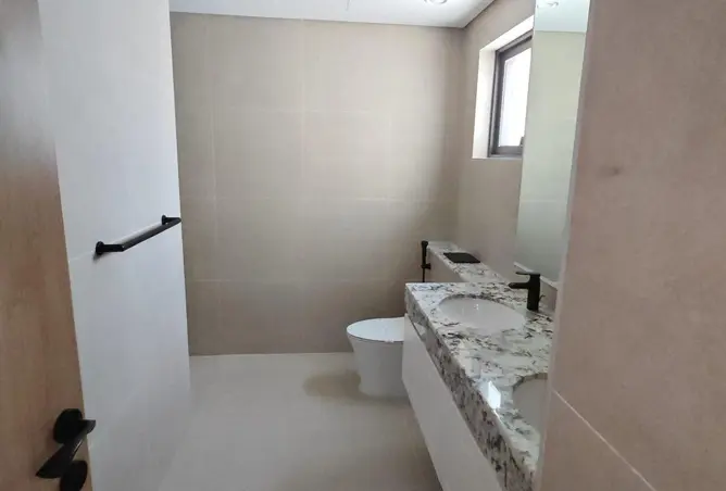 103718402 - Property Image 2