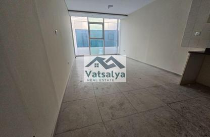 Apartment - Studio - 1 for rent in SOL Star - Dubai Investment Park 1 (DIP 1) - Dubai Investment Park (DIP) - Dubai
