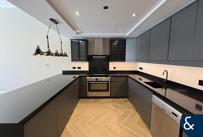 102823806 - Property Image 3