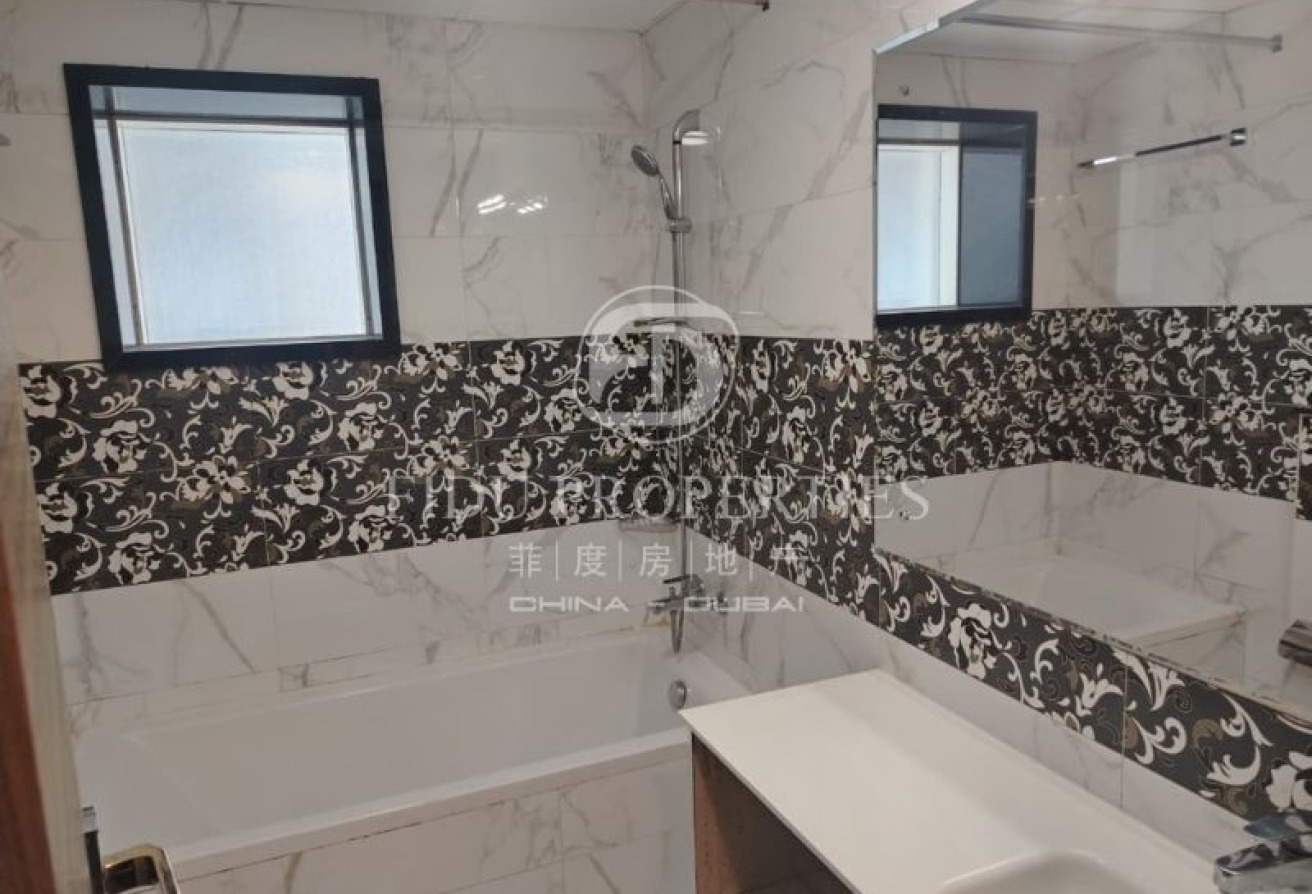 Amazing Apartment| Spacious Layout | Close Kitchen