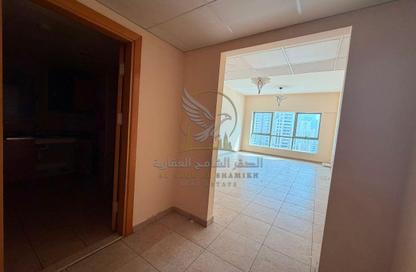 Apartment - 1 Bedroom - 2 Bathrooms for rent in Al Yasmin Tower - Al Majaz - Sharjah Apartment - 1 Bedroom - 2 Bathrooms for rent in Al Yasmin Tower - Al Majaz - Sharjah
