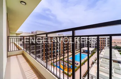 Apartment - 2 Bedrooms - 2 Bathrooms for sale in Holland Gardens - Town Square - Dubai