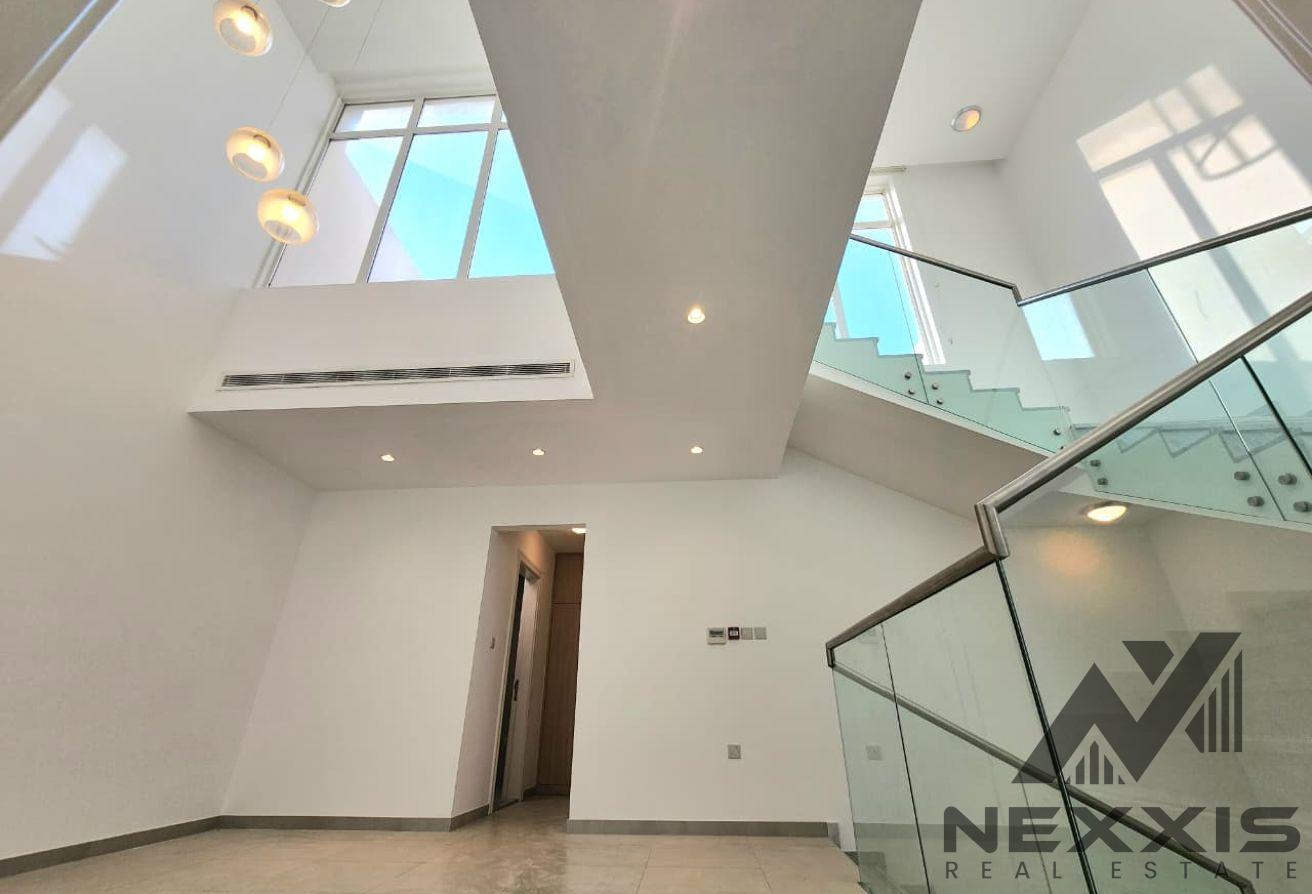Private Elevator| Well Maintained | Best Price photo 7