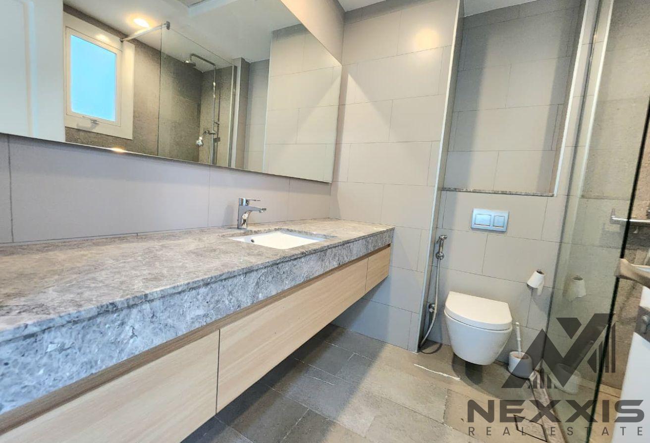 Private Elevator| Well Maintained | Best Price photo 12