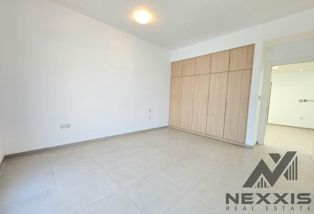 Private Elevator| Well Maintained | Best Price photo 8