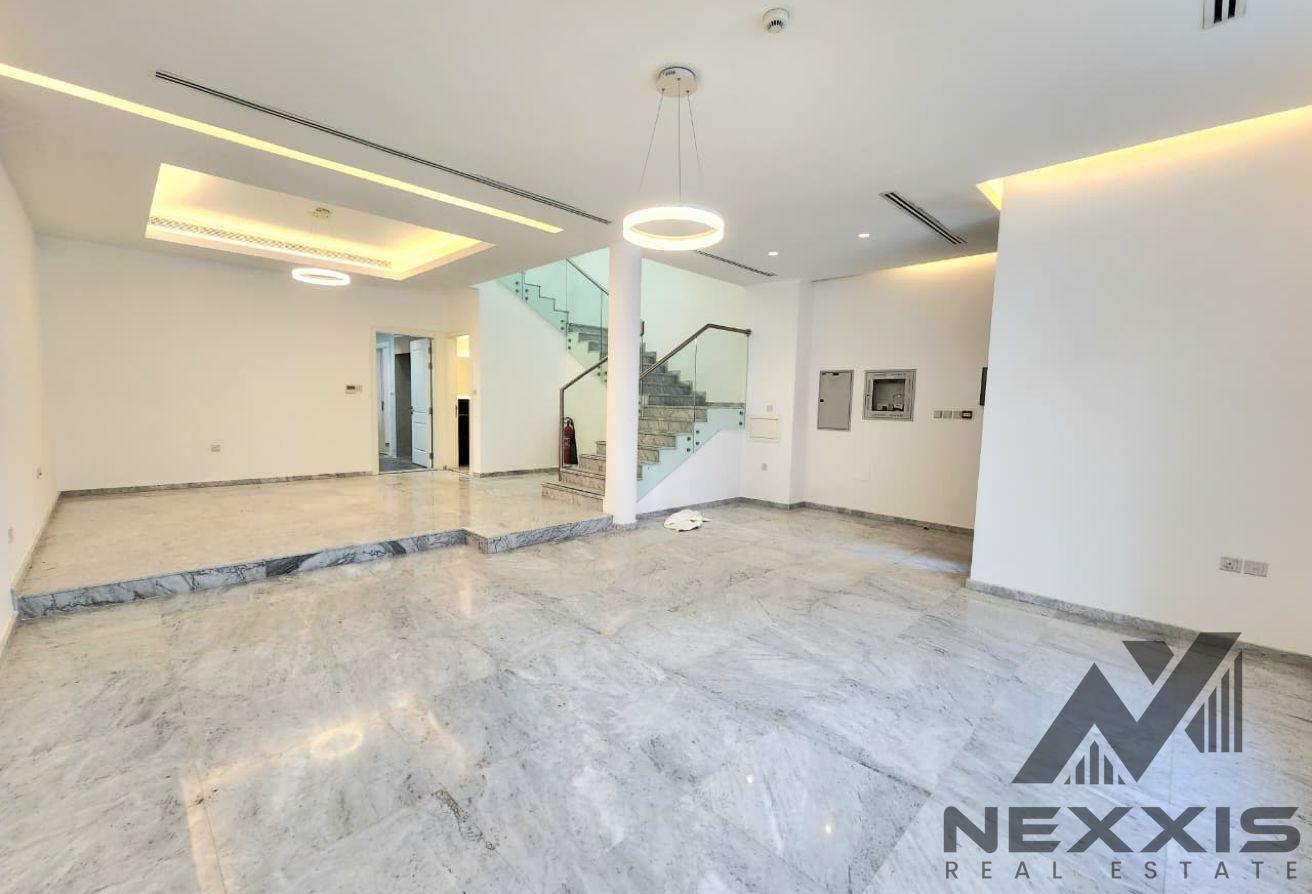 Private Elevator| Well Maintained | Best Price photo 2