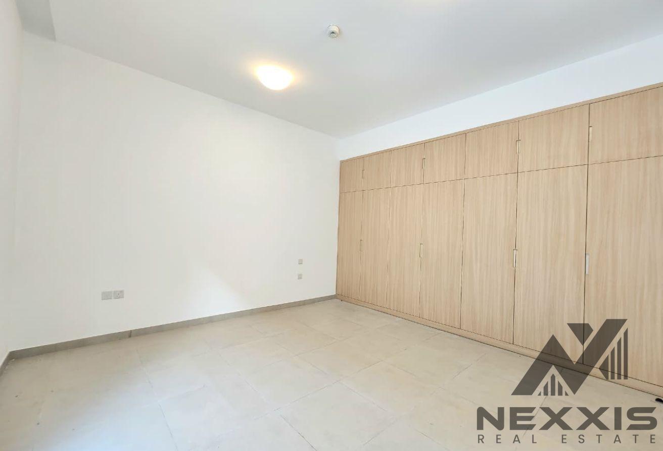 Private Elevator| Well Maintained | Best Price photo 11
