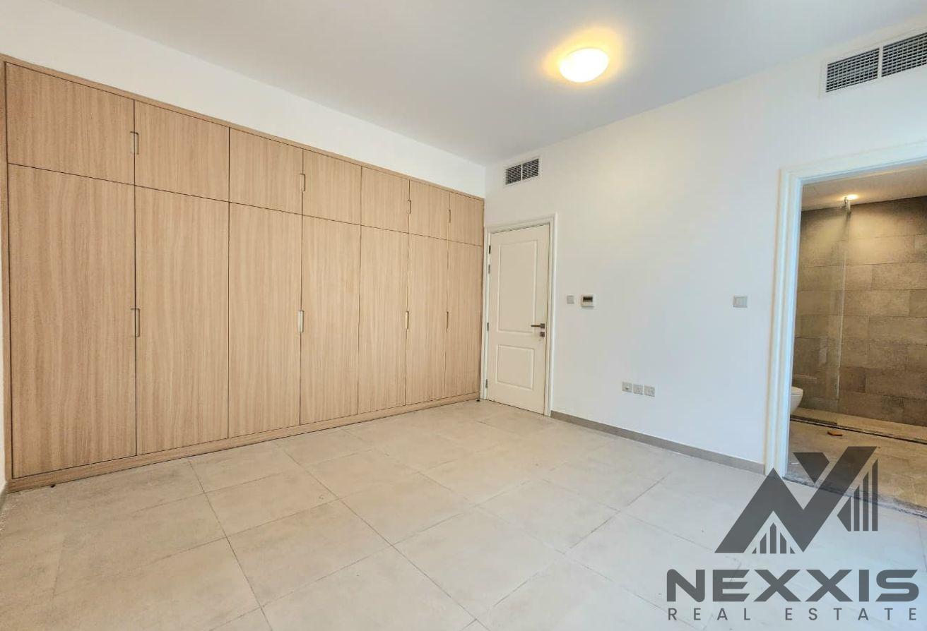 Private Elevator| Well Maintained | Best Price photo 14