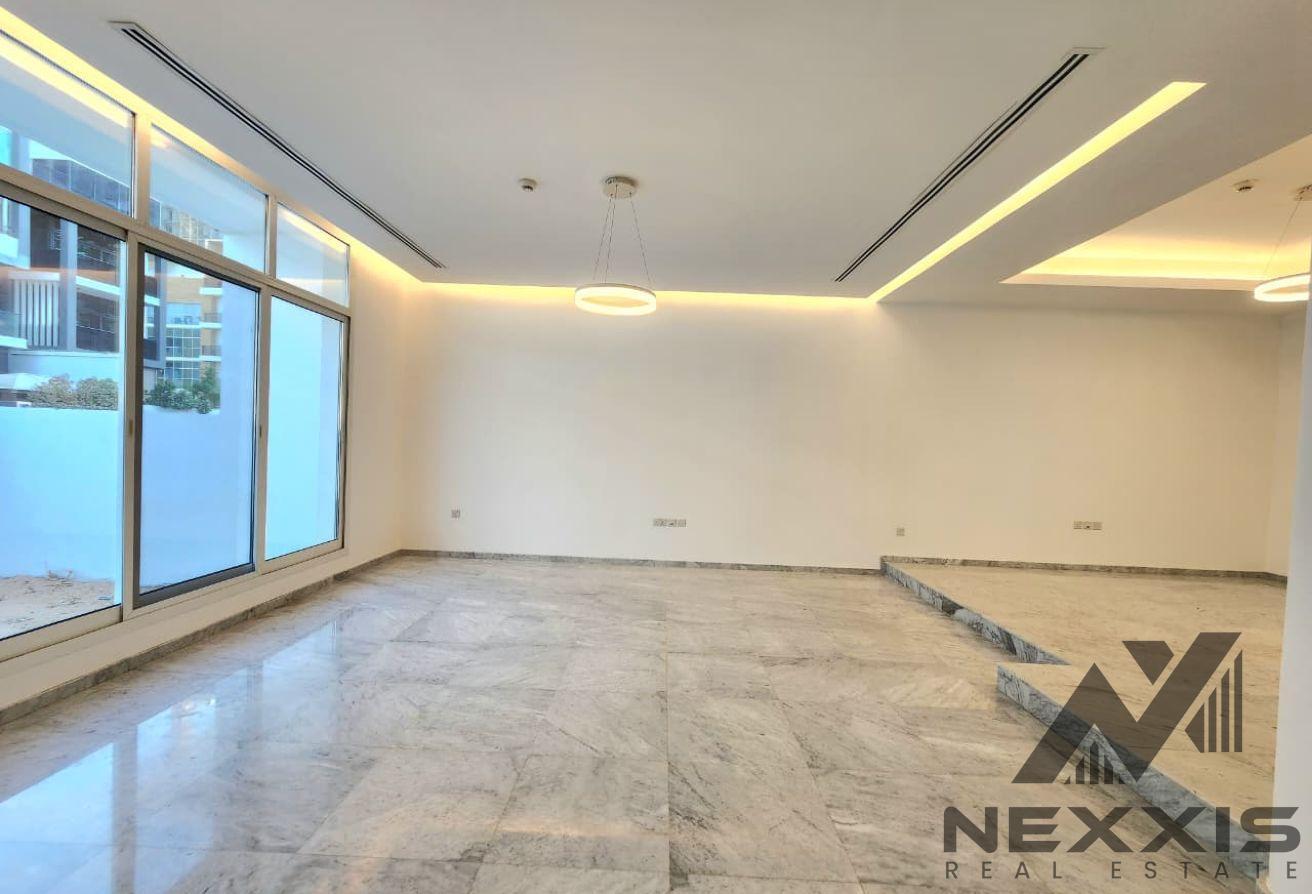 Private Elevator| Well Maintained | Best Price photo 4