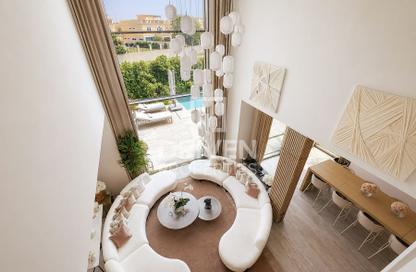 Villa - 4 - 5 for rent in Jumeirah Islands Townhouses - Jumeirah Islands - Dubai