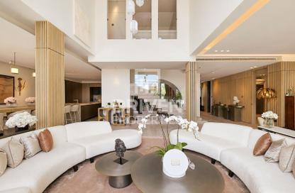 Villa - 4 - 5 for rent in Jumeirah Islands Townhouses - Jumeirah Islands - Dubai