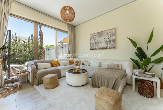 105950743 - Property Image 2
