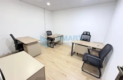 Business Centre - Studio - 3 Bathrooms for rent in Al Muraqqabat - Deira - Dubai