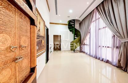 Villa - 7+ - 7+ for rent in Sector E - Emirates Hills - Dubai Villa - 7+ - 7+ for rent in Sector E - Emirates Hills - Dubai