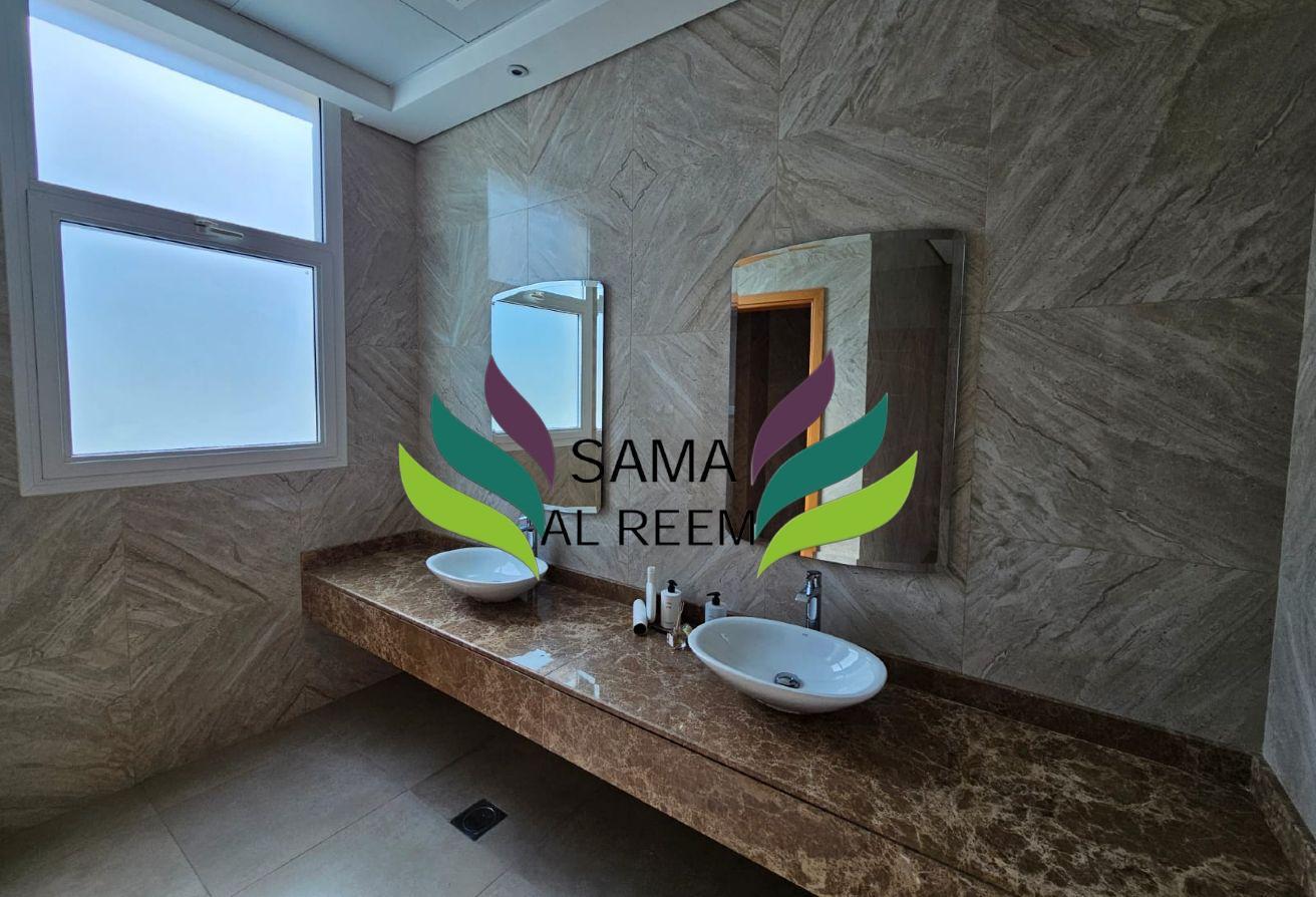 Independent | 5 Bed +Maid Villa +Driver | Garden photo 14
